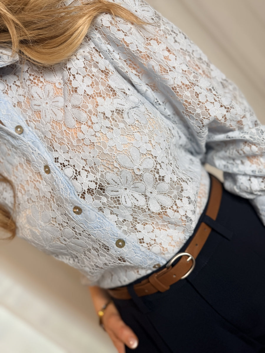 HERA BLOUSE KANT LICHT BLAUW