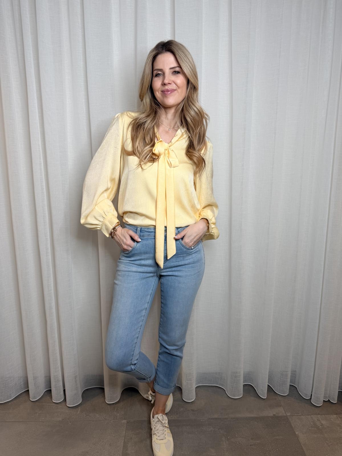 IRENA BLOUSE GEEL MET KANTEN RUG