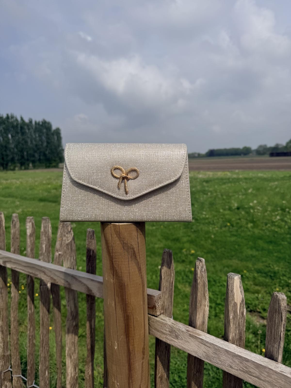 ALIEKA CLUTCH GOUD