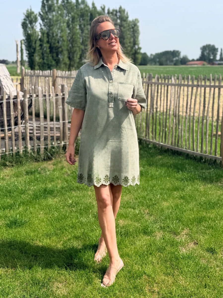 ESMEE JURK KAKI