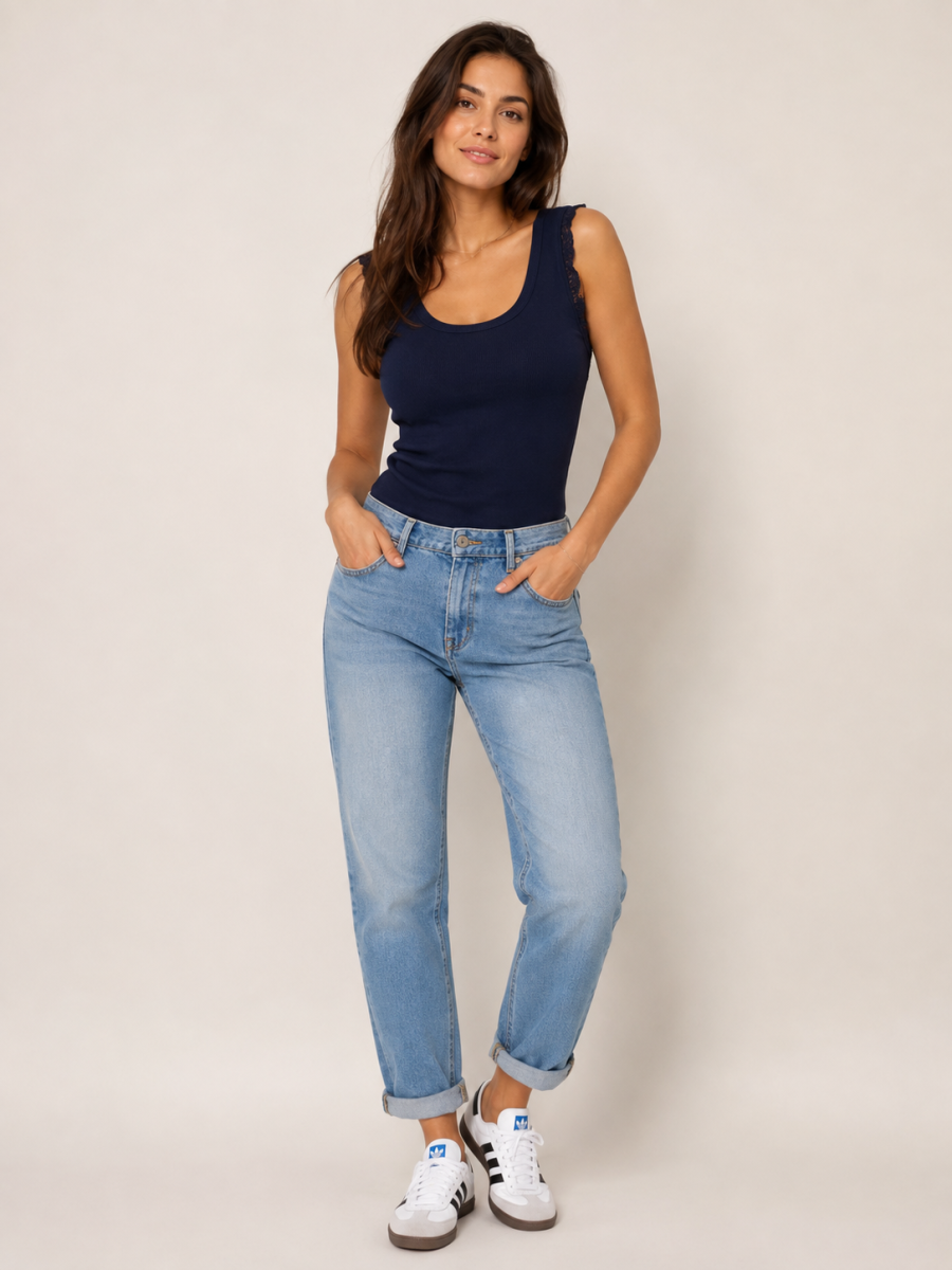 SEDONA LIGHT BLUE MOMFIT JEANS