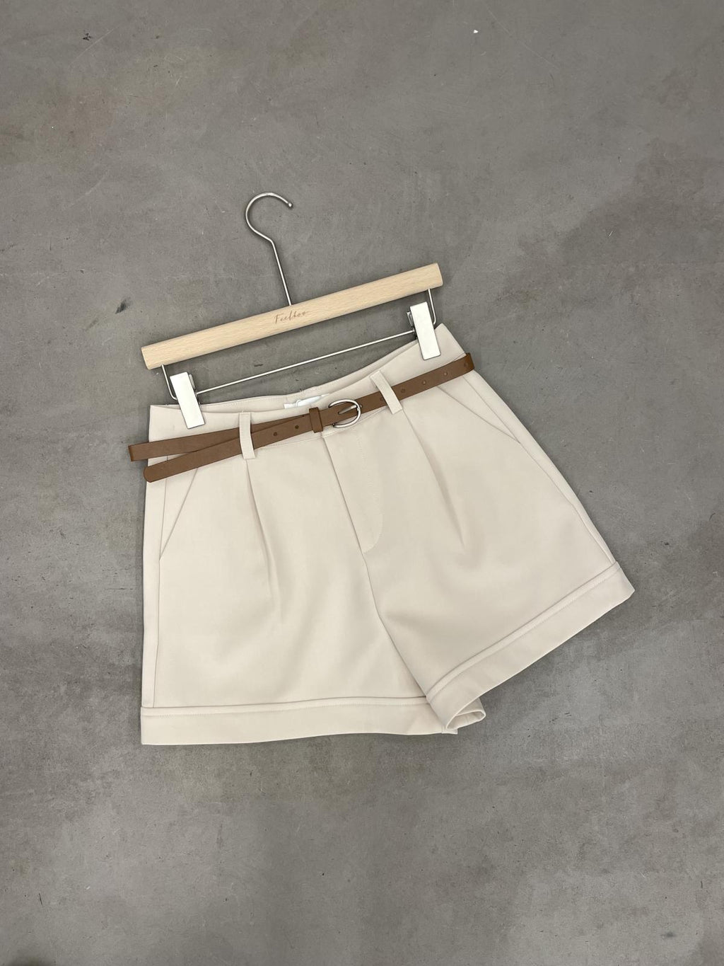 Sienna short beige