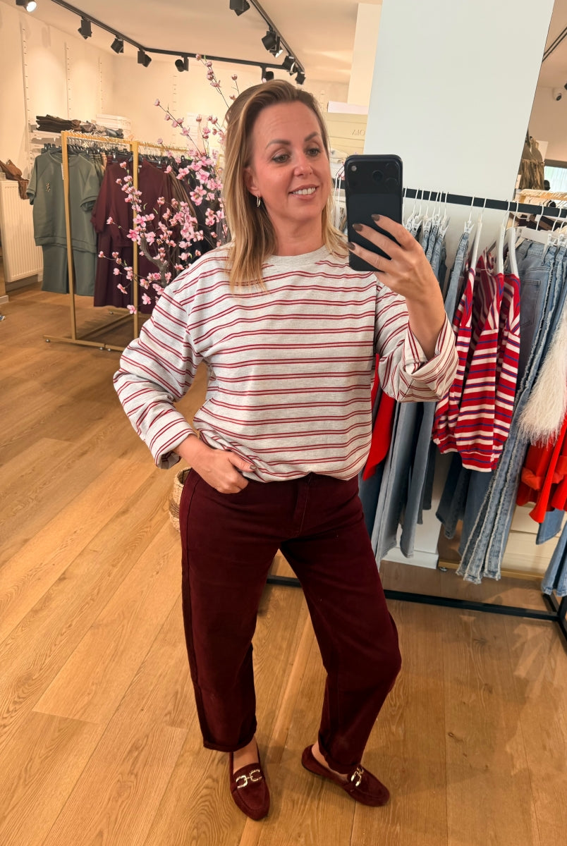 CLAAR MOM JEANS/KLEINE BARREL JEANS BURGUNDY
