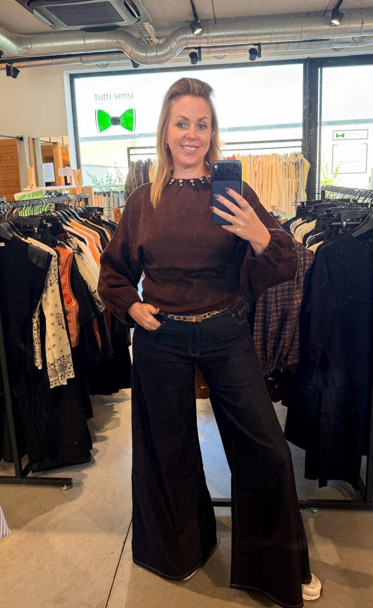 LADY DONKERBRUINE KORTE PULL MET WIJDE MOUWEN
