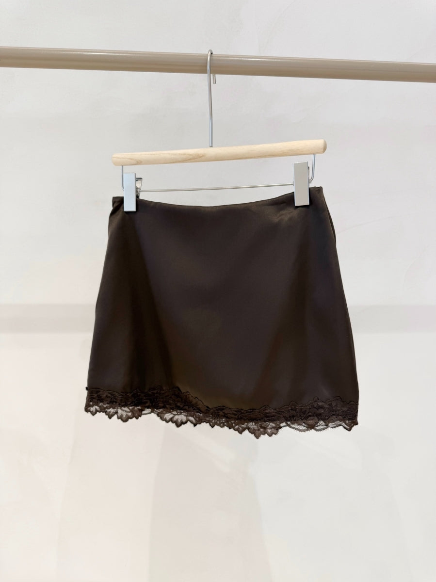 OZIE SKORT BRUIN MET KANT ONDERAAN
