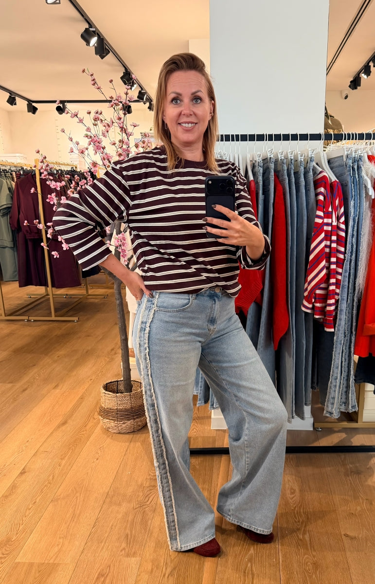 ONELIA T-SHIRT MET LANGE MOUWEN BORDEAUX