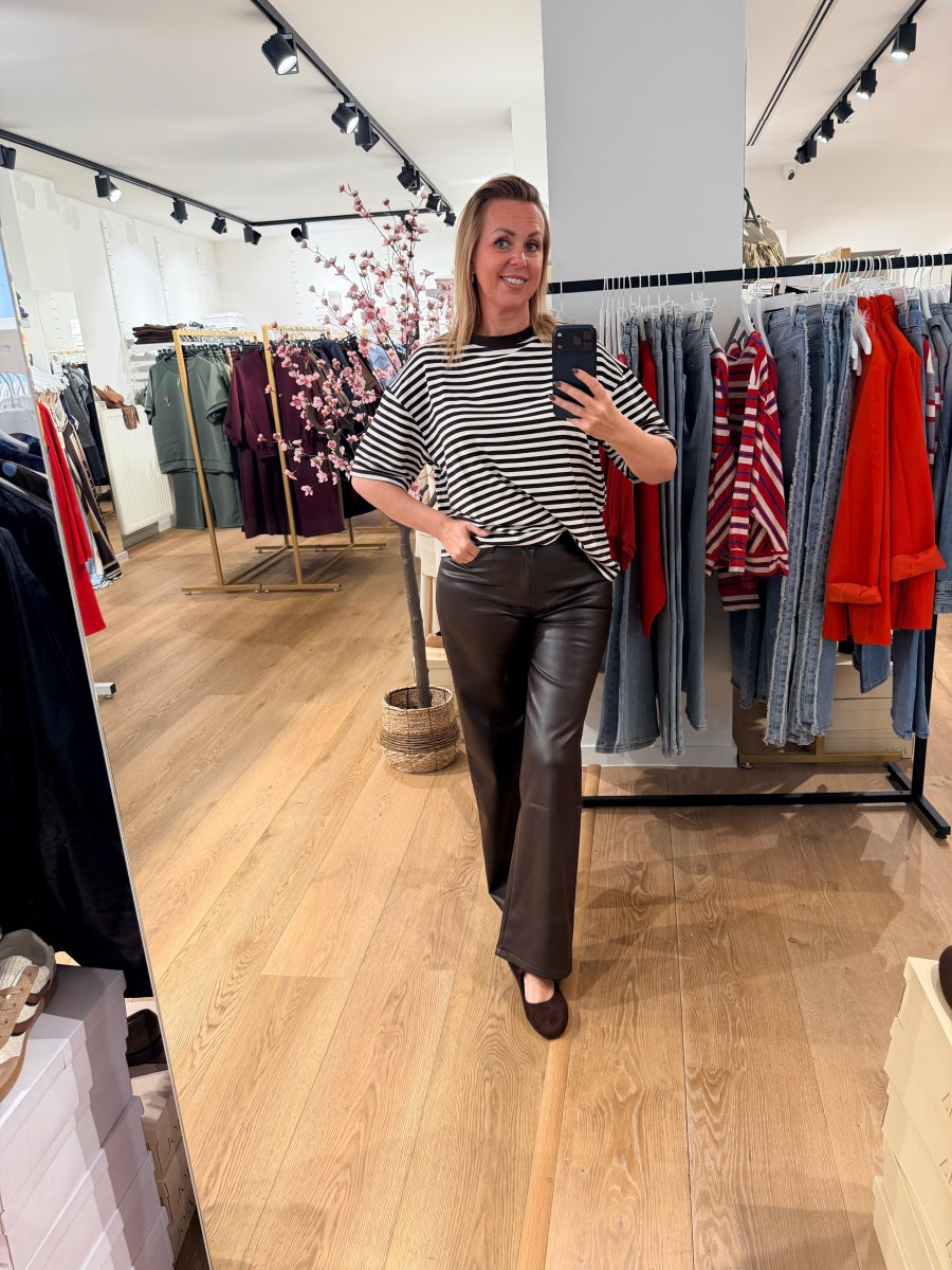 KEERE LEATHER LOOK BROEK BRUIN