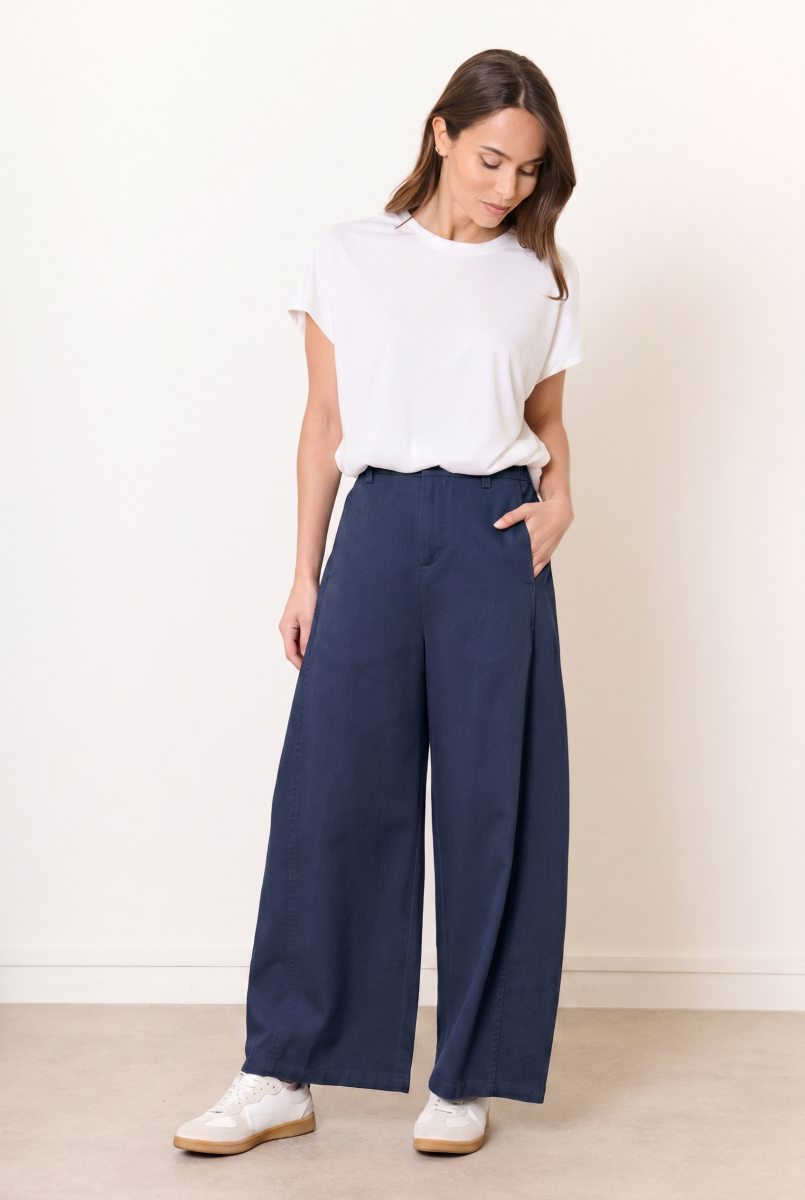 ELISE BROEK NAVY