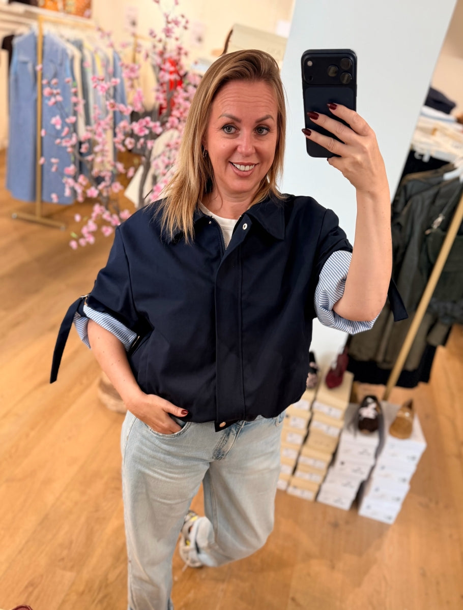 EMINA JASJE DONKERBLAUW