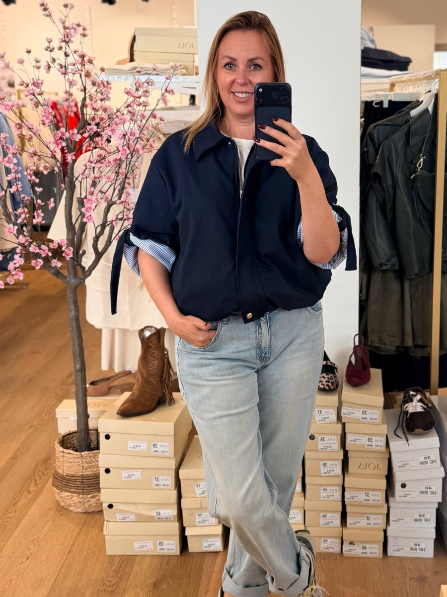 EMINA JASJE DONKERBLAUW