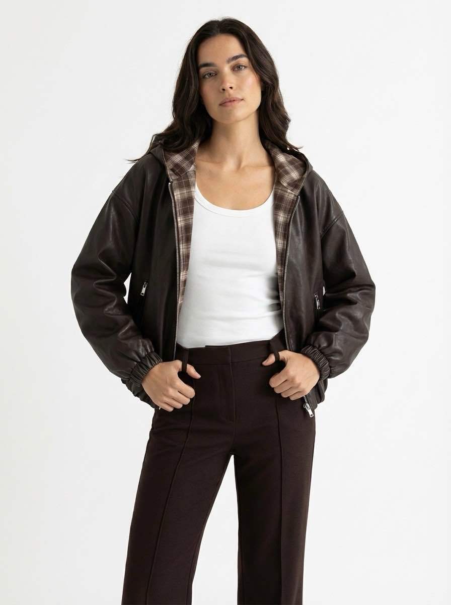 SEMMA LEATHER LOOK JASJE MET KAP EN GERUITE BINNEN VOERING BRUIN