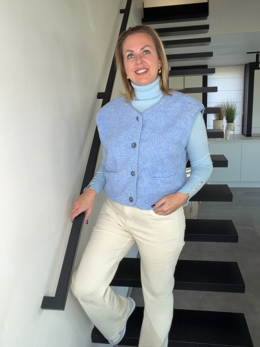HOLLY COLTRUI BLAUW