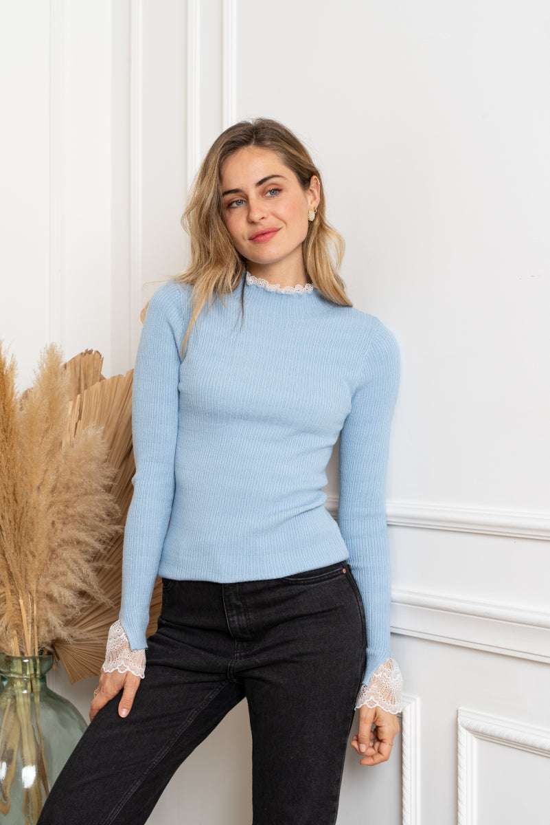 GERDA SOUSPULL MET KANTEN DETAIL LICHTBLAUW